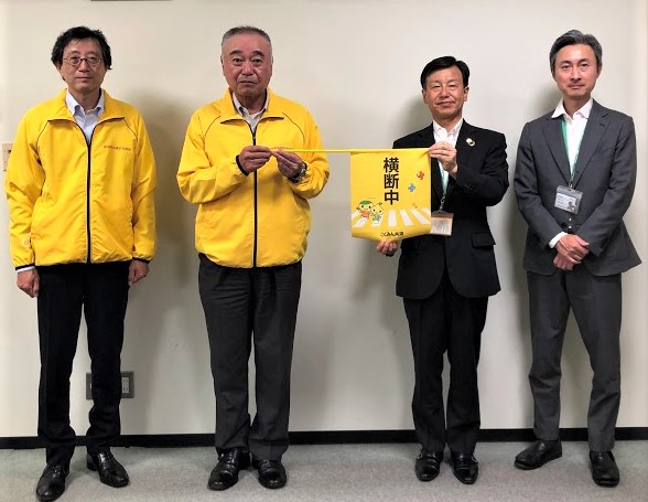 こくみん共済様より横断旗を寄贈いただきました